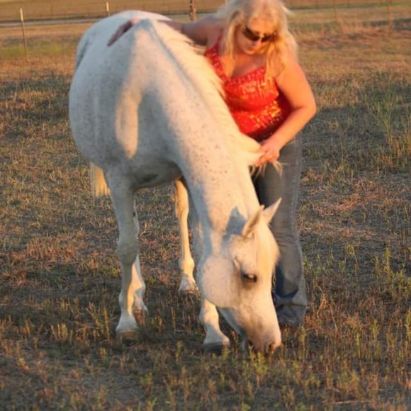Meet your Posher, Lisa & Helpers - Picture 3 of 8